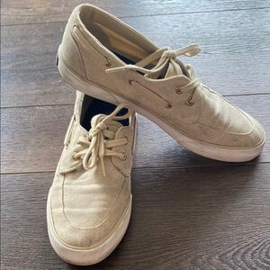 Woman’s size 8 sperry